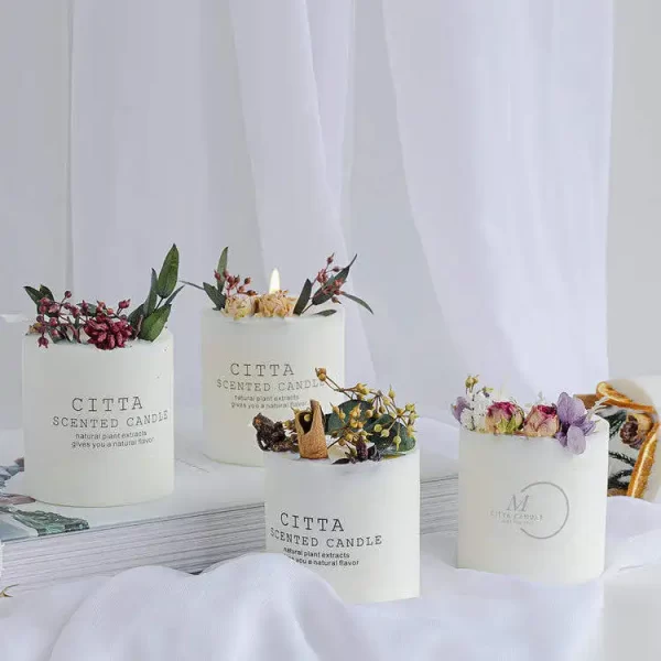 Flores Iluminadas: Vela en Caja con Fragancias Encantadoras