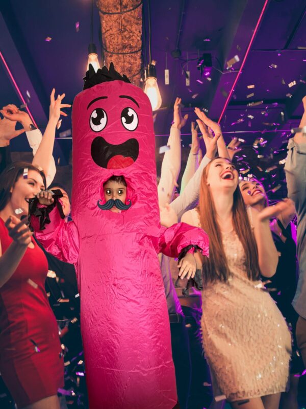 Los Tubilocos ¡Los reyes de la fiesta inflable! Diversión en 3 colores: rosa, azul y blanco.